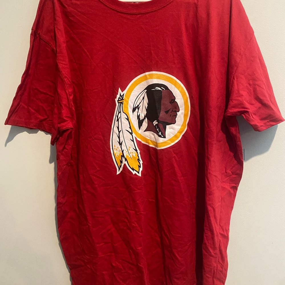 Men's Red Graphic Short-Sleeve Tee - Team Logo